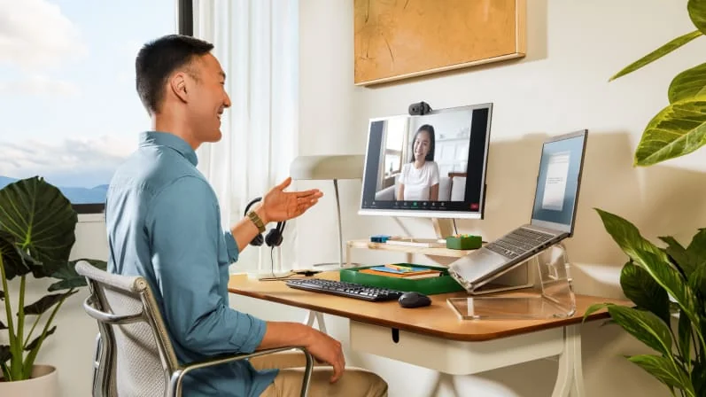 LOGITECH BRIO 100 Webcam colour 2 MP 1920 x 1080 720p 1080p audio wired USB