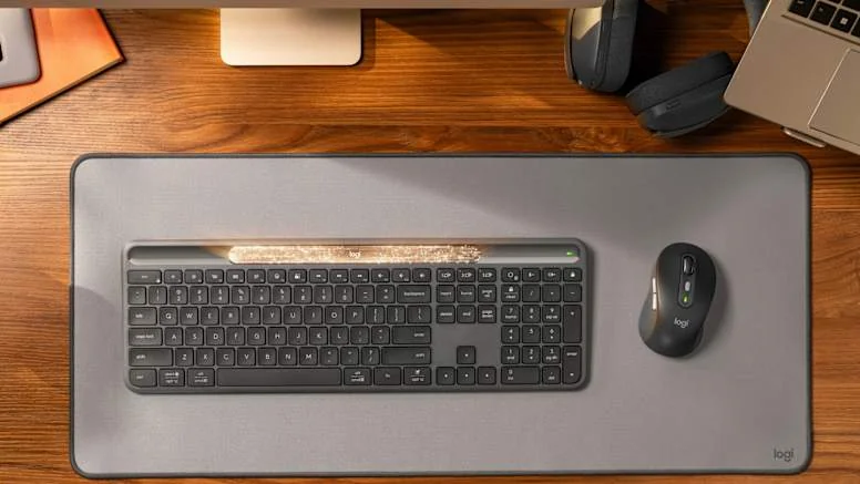 LOGITECH Slim Solar+ Keyboard Graphite (US)