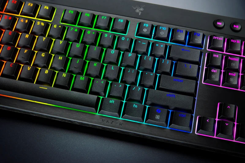 Tastatura mecanica wireless Razer Blackwidow V4 Low profile HyperSpeed, switch Razer™ Low-profile Mechanical Switches (Orange Tactile), 110 taste, iluminare Razer™ Chroma RGB, negru
