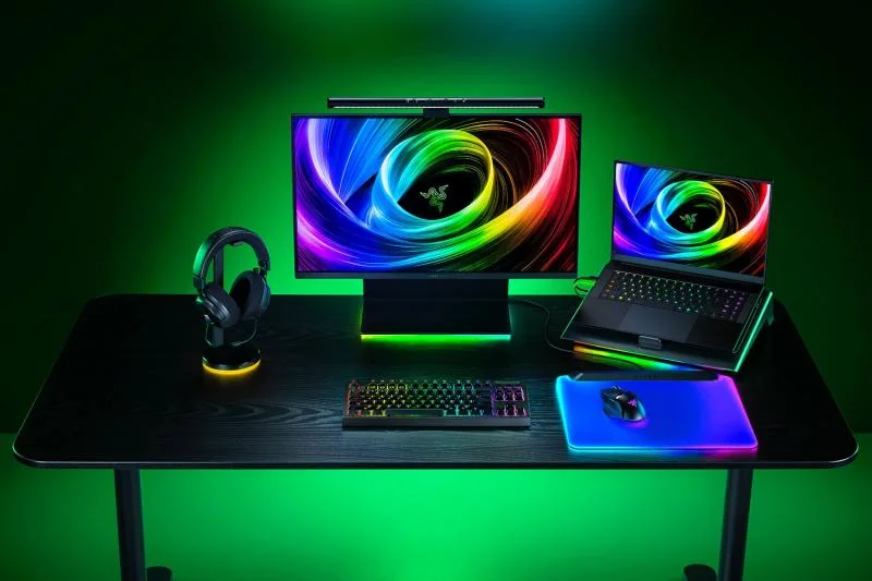 Tastatura wireless Razer Blackwidow V4 TKL HyperSpeed, switch Razer™ Mechanical Switches Gen-3 (Tactile), iluminare Razer™ Chroma RGB, pana la 980 ore autonomie, negru