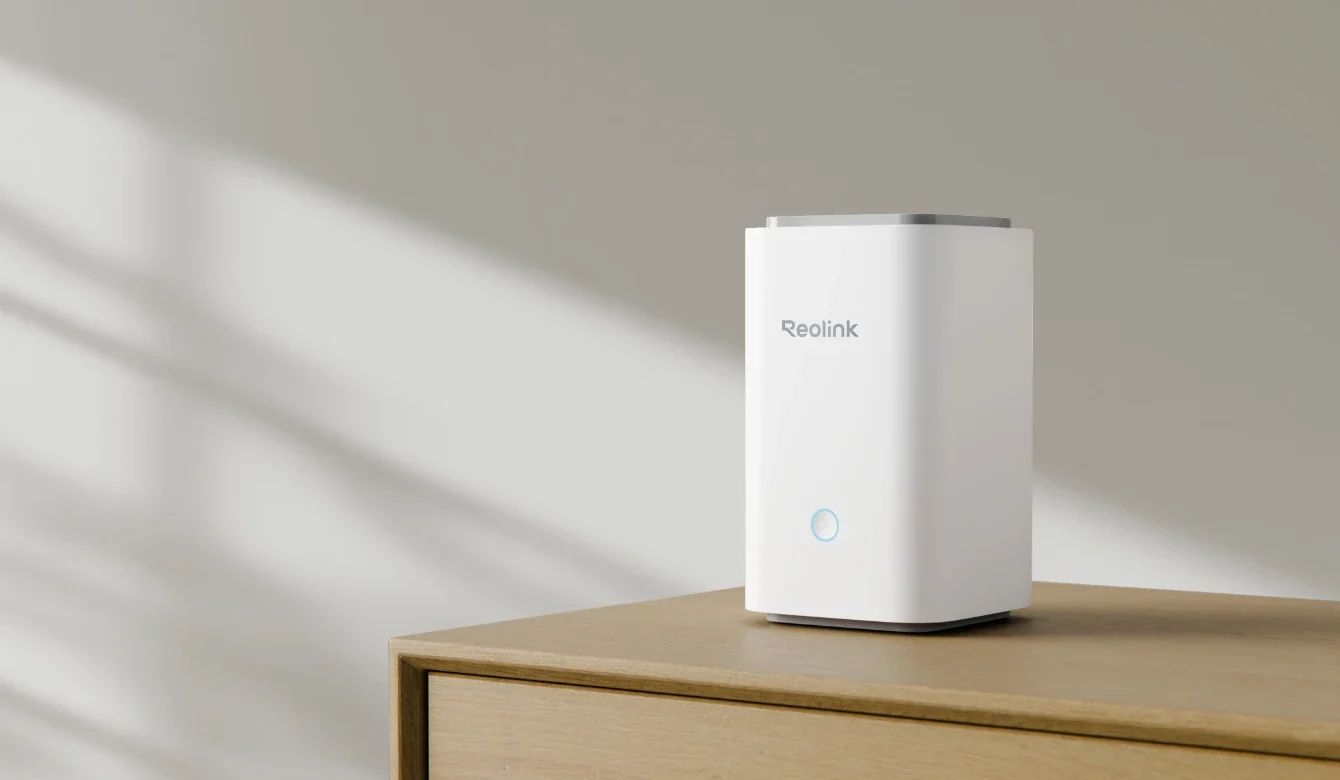 Reolink Hub 1: manageriaza pana la 8 camere, compatibil cu toate camerele Reolink WI-FI/PoE, Aimentare: DC 12V/1A, Interfata retea: 1 X RJ45 10/100 Mbps Slot card de memorie: 2 x microSD pana la 512GB, 1 x microSD de 128GB inclus Wireless Standard: IEEE