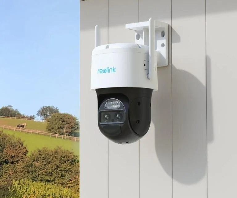 Camera de supraveghere Reolink  Trackmix WiFi; TRACKMIX SERIES W760 Senzor: 1/3"+1/2.8"CMOS Rezolutie video: 8 Megapixeli (3840 x 2160 pixeli) Cadre/secunda: 25 FPS Lentila fixa: 2.8mm Diafragma: F1.6 Unghi de vizualizare: orizontal: 104°-38°/ vertical: