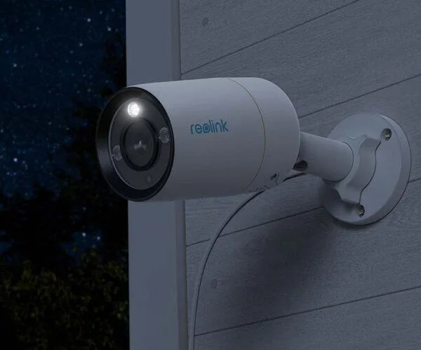 Camera de supraveghere Reolink RLC-1212A; P340 Senzor: 1/2.49"CMOS Rezolutie video: 12 Megapixeli (4512 x 2512 pixeli) Cadre/secunda: 20 FPS Lentila varifocala: 4mm Diafragma: F1.6 Unghi de vizualizare: orizontal: 100°/vertical: 50° Distanta iluminator