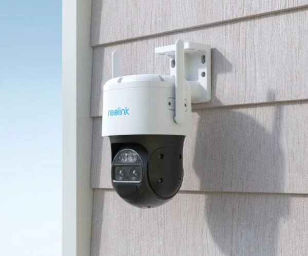 Camera de supraveghere Reolink Trackmix LTE; TRACKMIX SERIES G770 Senzor: 1/3"CMOS Rezolutie video: 4 Megapixeli (3840 x 2160 pixeli) Cadre/secunda: 15 FPS Lentila fixa: 2.8mm Diafragma: F1.6 Unghi de vizualizare: orizontal: 108°/vertical: 38° Distanta