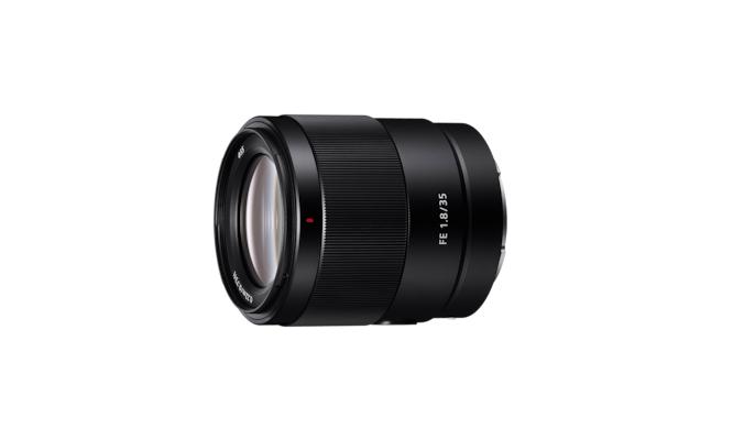 Sony FE 35 MM F1.8. Componentă pentru: MILC, Structura lentilelor: 11/9, Cea mai apropiata distanţă de focalizare: 0,22 m. Co