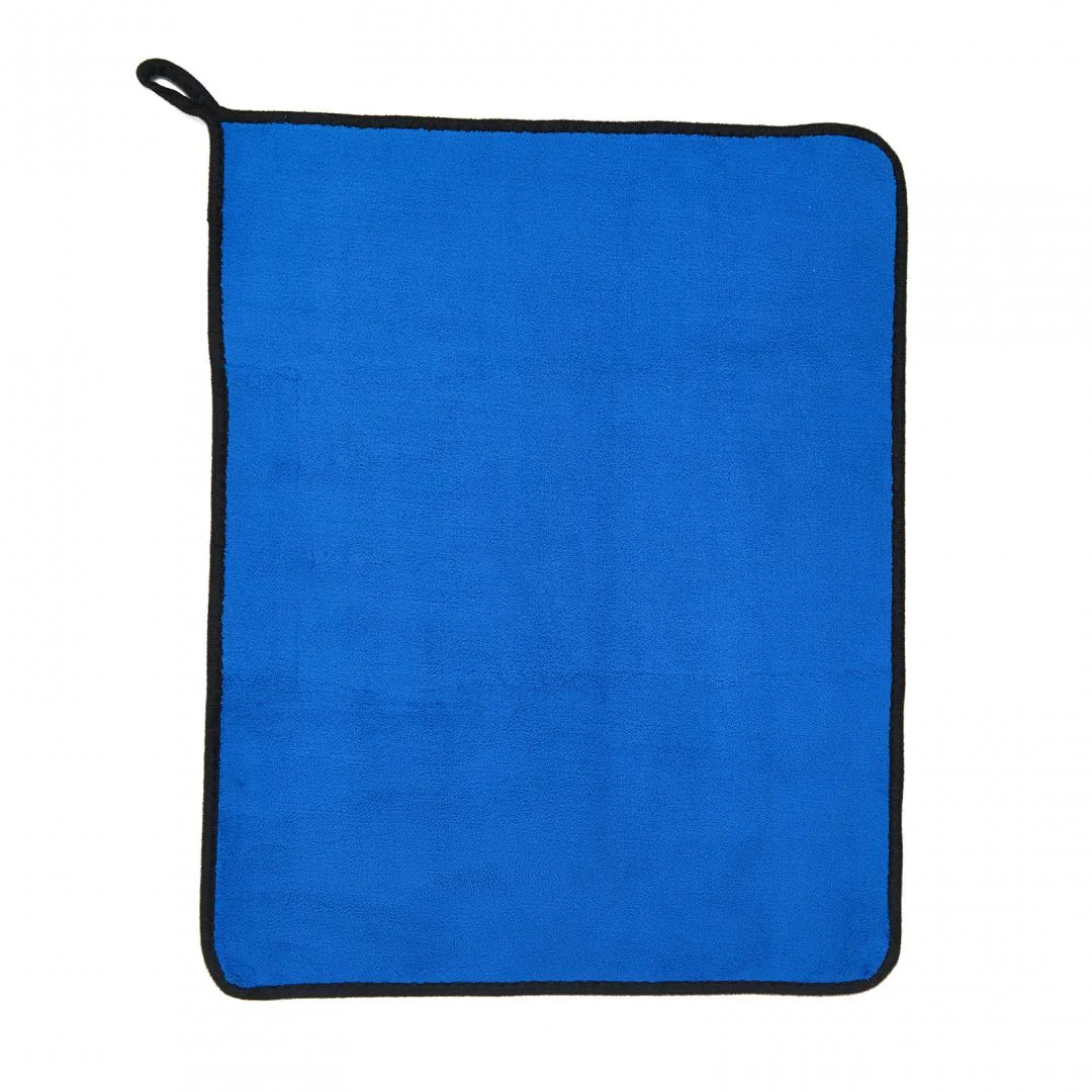 "Laveta Auto Microfibra 38x45cm. 
Este speciala pentru curatarea masinii Heinner