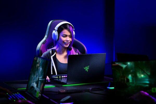 Casti Razer Blackshark V2 Pro (2023), alb - imagine 8